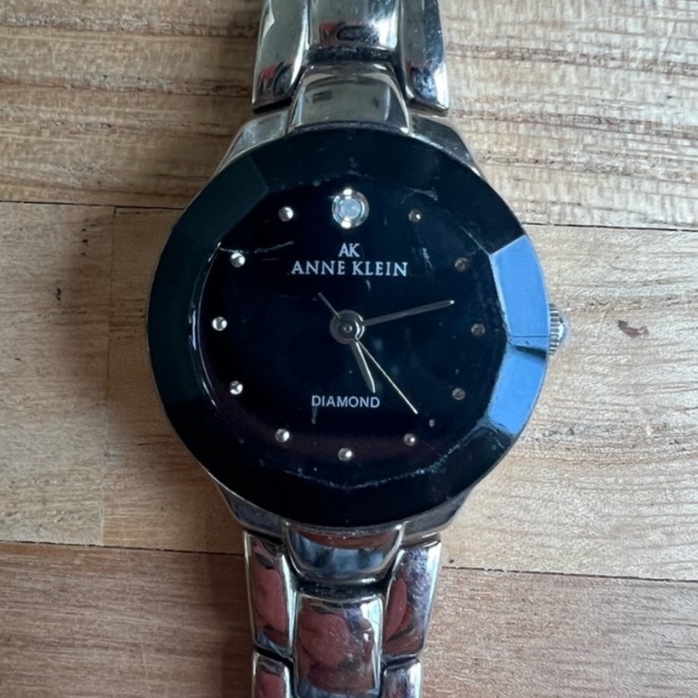 Anne klein diamond ladies black dial dress watch NEW BATTERY